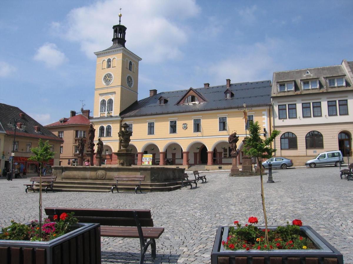 Hotel Na Stare Poste Jilemnice Buitenkant foto