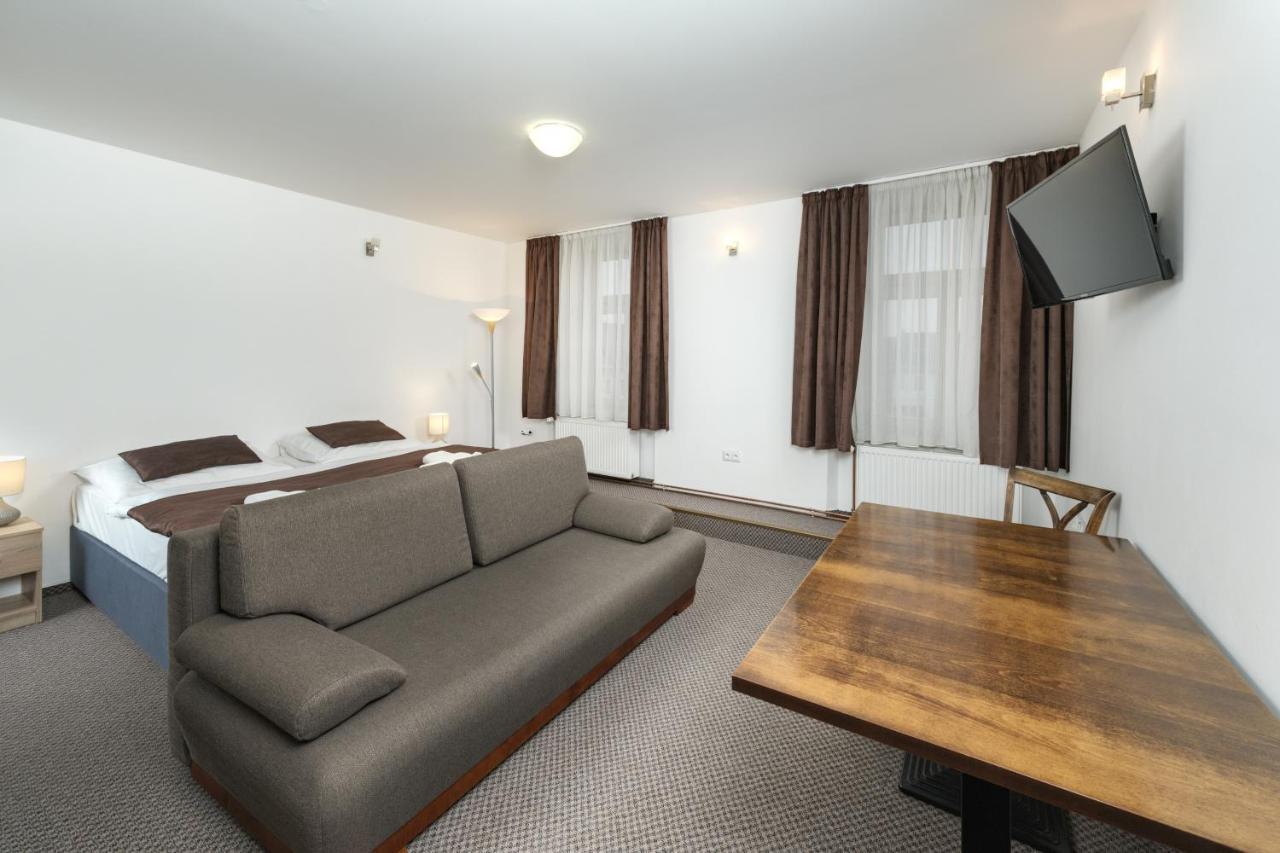 Hotel Na Stare Poste Jilemnice Buitenkant foto