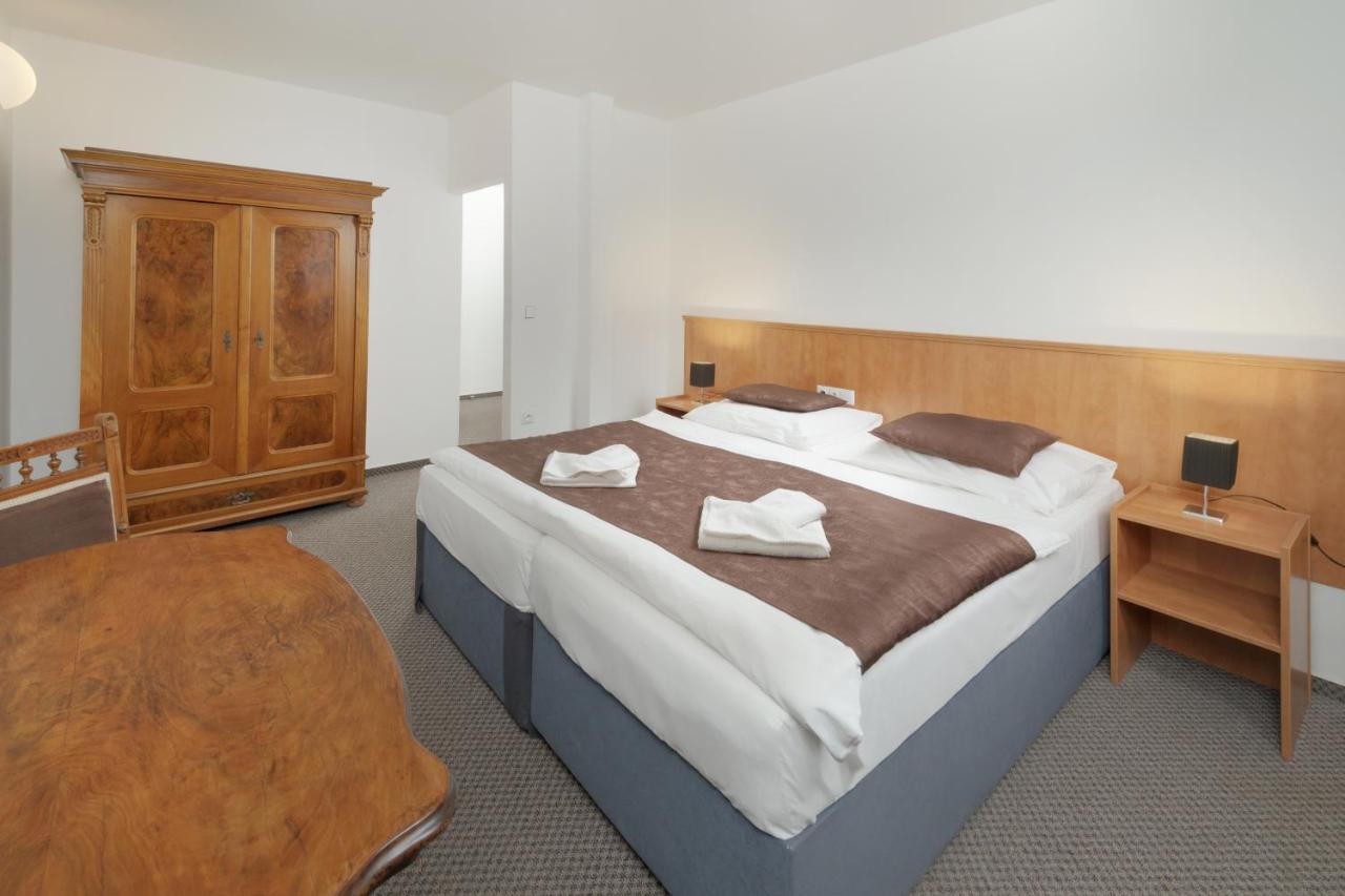 Hotel Na Stare Poste Jilemnice Buitenkant foto